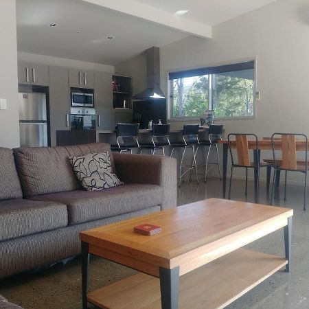 Ryder Ridge Holiday Home Motueka Esterno foto