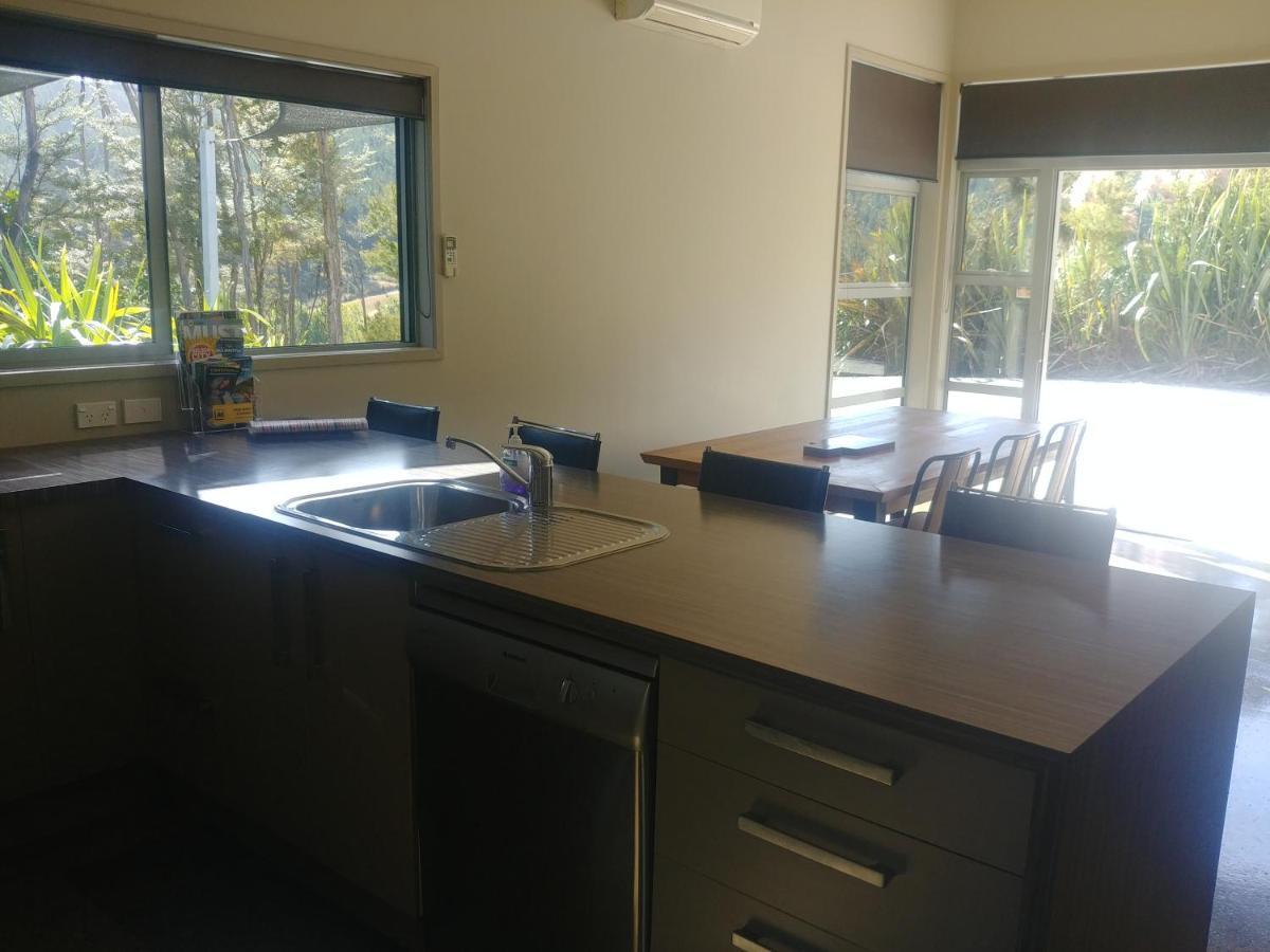 Ryder Ridge Holiday Home Motueka Esterno foto